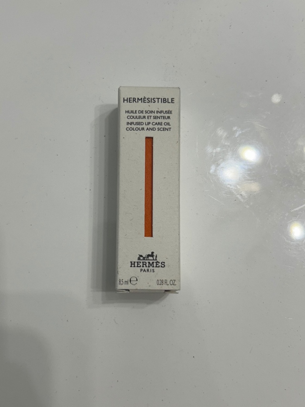 Hermestible lip oil